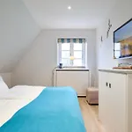 Holiday home Friesentraum Oevenum